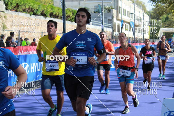Buy your photos of the eventMeia Maratona Porto 2019 on Fotop