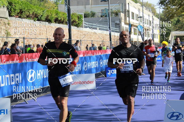 Buy your photos of the eventMeia Maratona Porto 2019 on Fotop