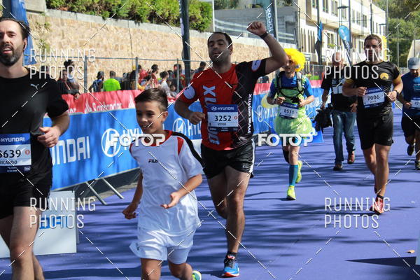 Buy your photos of the eventMeia Maratona Porto 2019 on Fotop