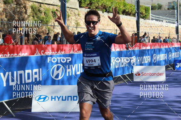 Buy your photos of the eventMeia Maratona Porto 2019 on Fotop