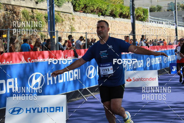 Buy your photos of the eventMeia Maratona Porto 2019 on Fotop