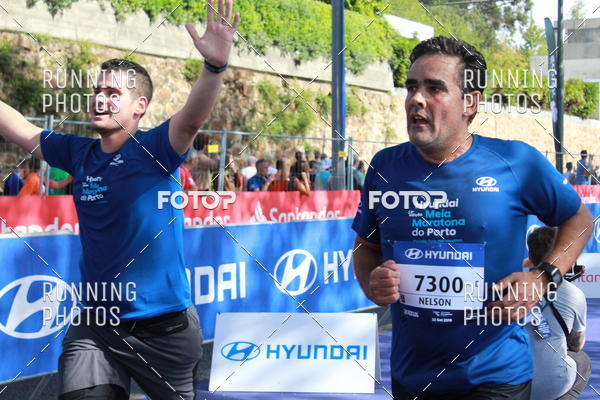 Buy your photos of the eventMeia Maratona Porto 2019 on Fotop