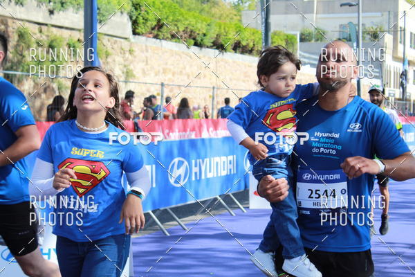 Buy your photos of the eventMeia Maratona Porto 2019 on Fotop