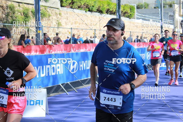 Buy your photos of the eventMeia Maratona Porto 2019 on Fotop