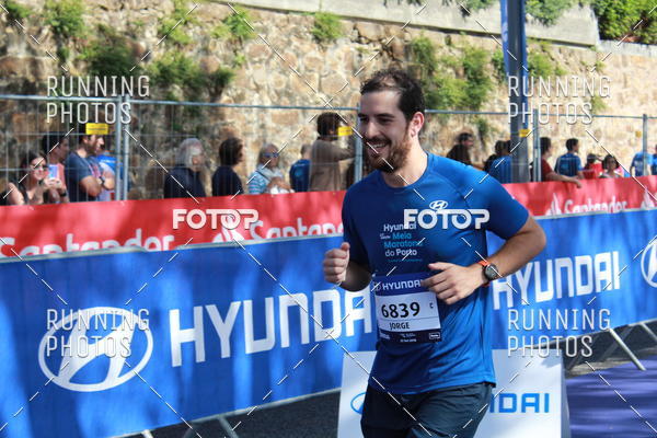 Buy your photos of the eventMeia Maratona Porto 2019 on Fotop