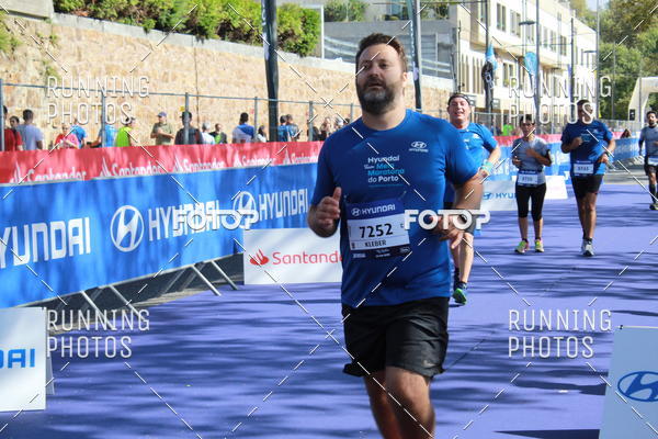 Buy your photos of the eventMeia Maratona Porto 2019 on Fotop