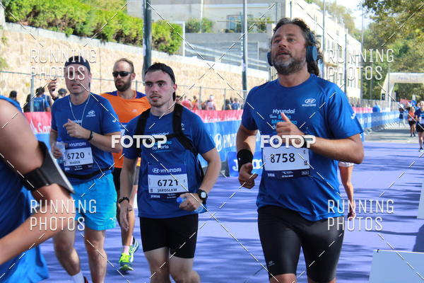 Buy your photos of the eventMeia Maratona Porto 2019 on Fotop
