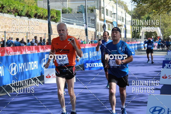 Buy your photos of the eventMeia Maratona Porto 2019 on Fotop