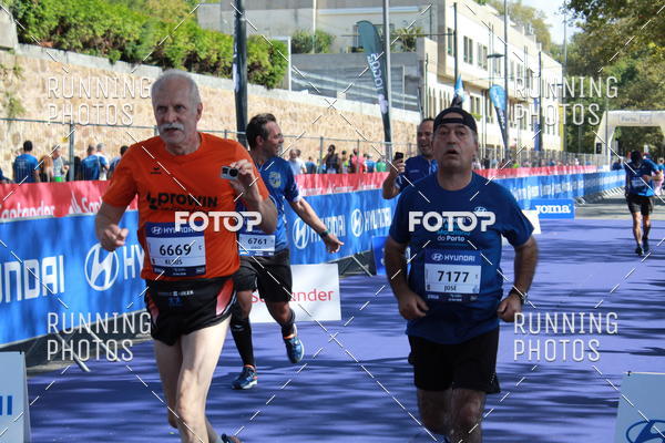 Buy your photos of the eventMeia Maratona Porto 2019 on Fotop
