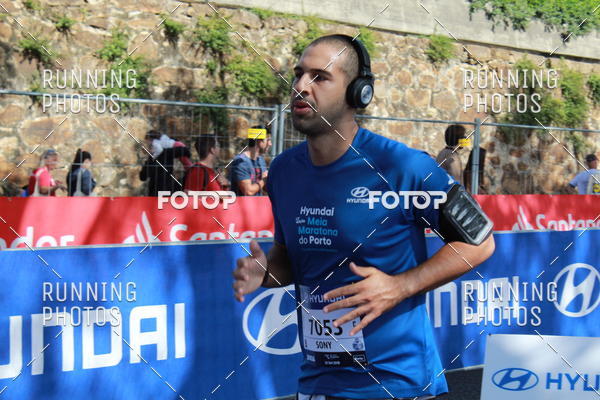 Buy your photos of the eventMeia Maratona Porto 2019 on Fotop