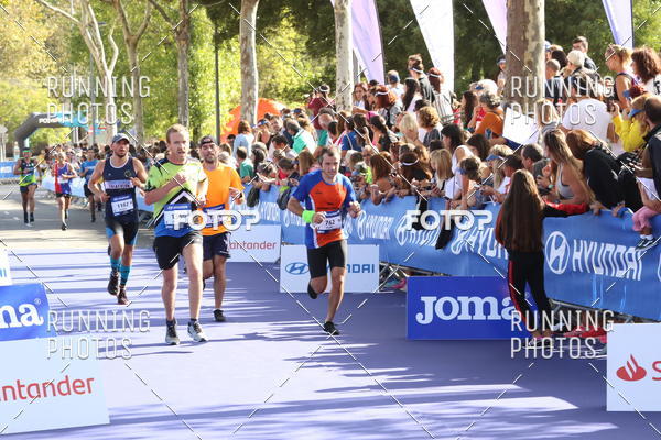 Buy your photos of the eventMeia Maratona Porto 2019 on Fotop