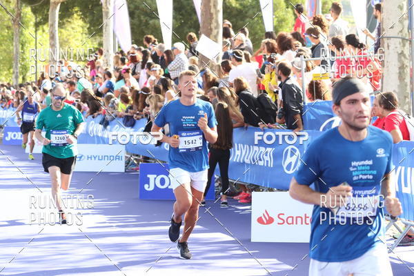 Buy your photos of the eventMeia Maratona Porto 2019 on Fotop
