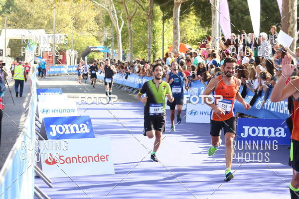 Buy your photos of the eventMeia Maratona Porto 2019 on Fotop