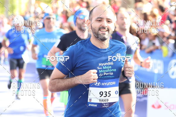 Buy your photos of the eventMeia Maratona Porto 2019 on Fotop