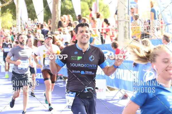 Buy your photos of the eventMeia Maratona Porto 2019 on Fotop