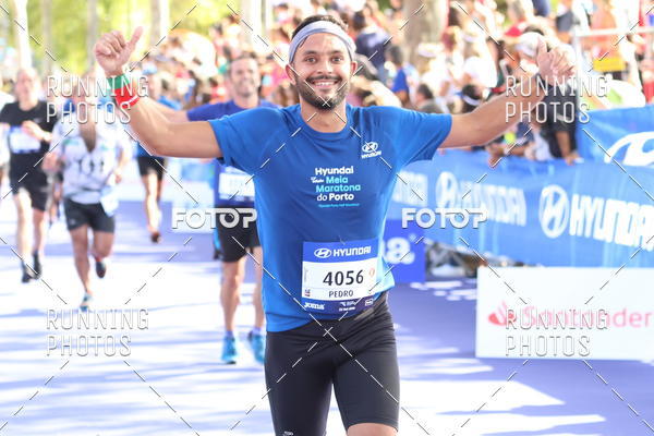 Buy your photos of the eventMeia Maratona Porto 2019 on Fotop