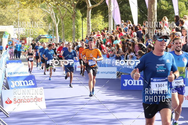 Buy your photos of the eventMeia Maratona Porto 2019 on Fotop