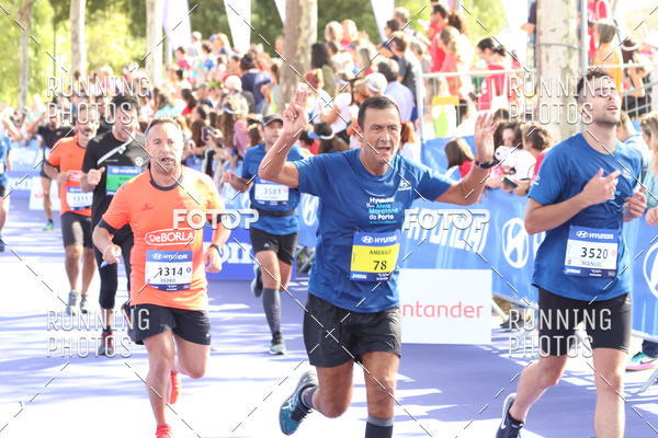 Buy your photos of the eventMeia Maratona Porto 2019 on Fotop