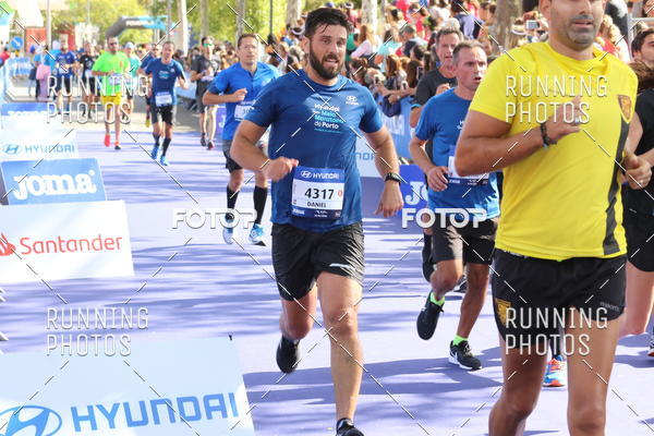 Buy your photos of the eventMeia Maratona Porto 2019 on Fotop