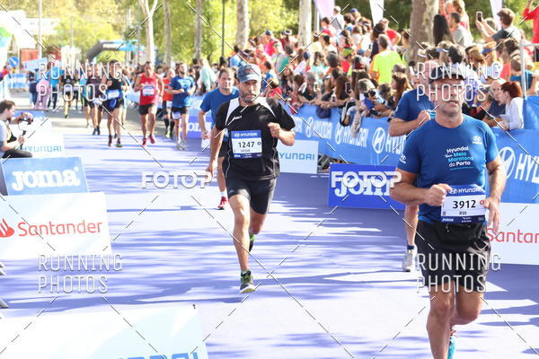 Buy your photos of the eventMeia Maratona Porto 2019 on Fotop