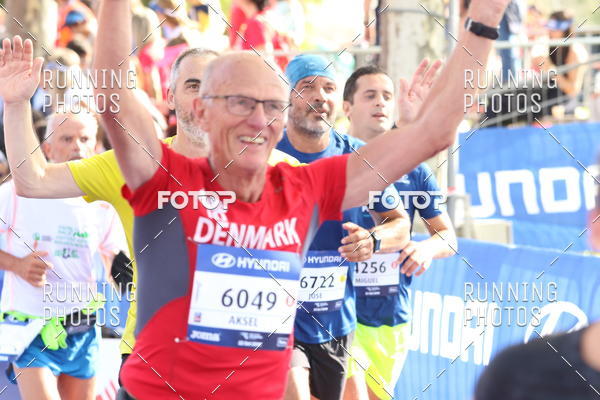 Buy your photos of the eventMeia Maratona Porto 2019 on Fotop