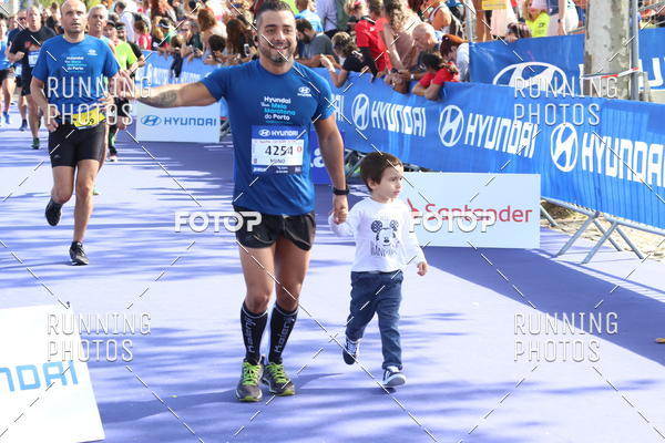 Buy your photos of the eventMeia Maratona Porto 2019 on Fotop
