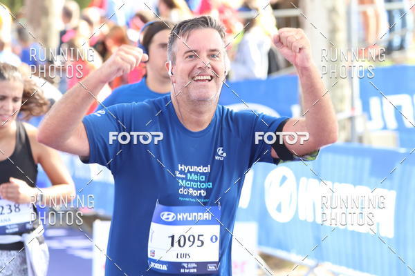 Buy your photos of the eventMeia Maratona Porto 2019 on Fotop
