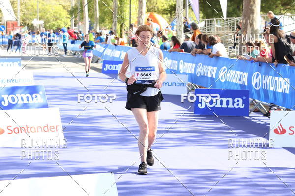 Buy your photos of the eventMeia Maratona Porto 2019 on Fotop