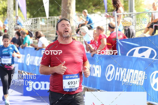 Buy your photos of the eventMeia Maratona Porto 2019 on Fotop