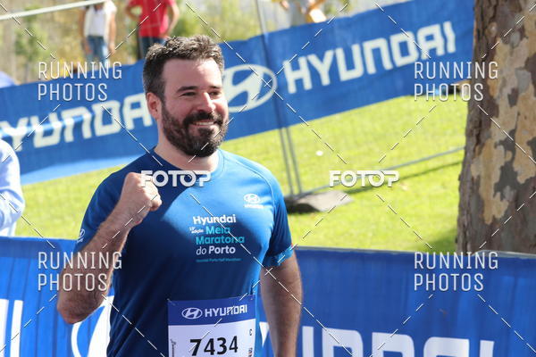 Buy your photos of the eventMeia Maratona Porto 2019 on Fotop