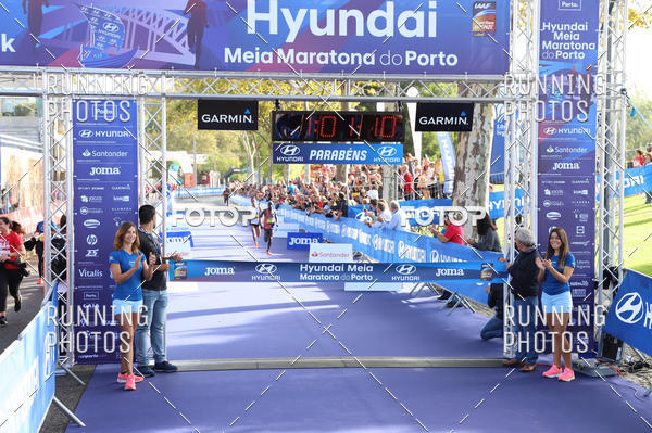 Buy your photos of the eventMeia Maratona Porto 2019 on Fotop