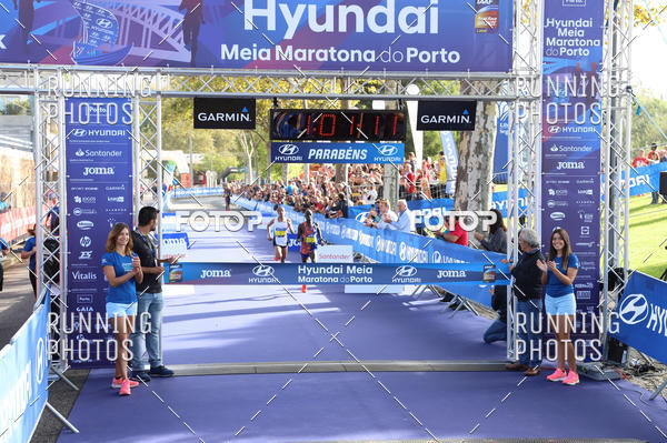 Buy your photos of the eventMeia Maratona Porto 2019 on Fotop