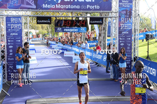 Buy your photos of the eventMeia Maratona Porto 2019 on Fotop