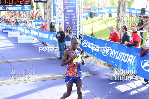 Buy your photos of the eventMeia Maratona Porto 2019 on Fotop