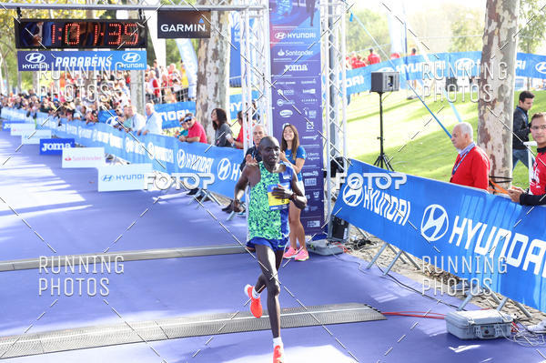 Buy your photos of the eventMeia Maratona Porto 2019 on Fotop