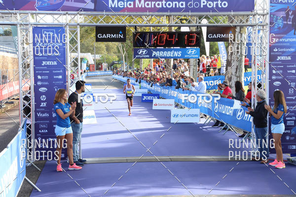 Buy your photos of the eventMeia Maratona Porto 2019 on Fotop