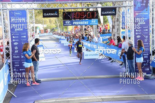 Buy your photos of the eventMeia Maratona Porto 2019 on Fotop
