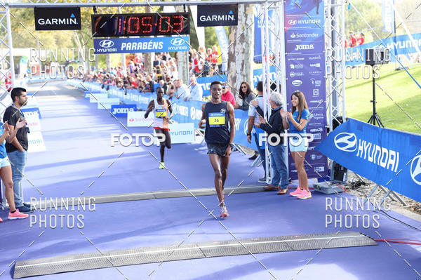 Buy your photos of the eventMeia Maratona Porto 2019 on Fotop