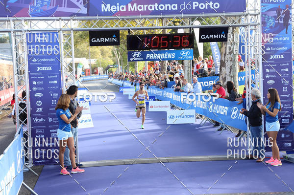 Buy your photos of the eventMeia Maratona Porto 2019 on Fotop