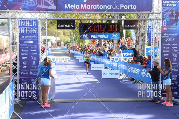 Buy your photos of the eventMeia Maratona Porto 2019 on Fotop