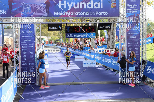 Buy your photos of the eventMeia Maratona Porto 2019 on Fotop