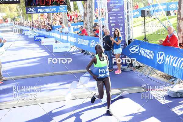 Buy your photos of the eventMeia Maratona Porto 2019 on Fotop