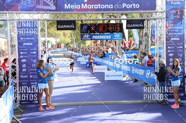 Buy your photos of the eventMeia Maratona Porto 2019 on Fotop