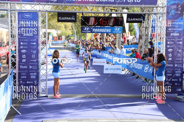 Buy your photos of the eventMeia Maratona Porto 2019 on Fotop