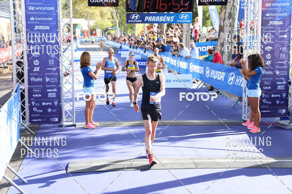 Buy your photos of the eventMeia Maratona Porto 2019 on Fotop