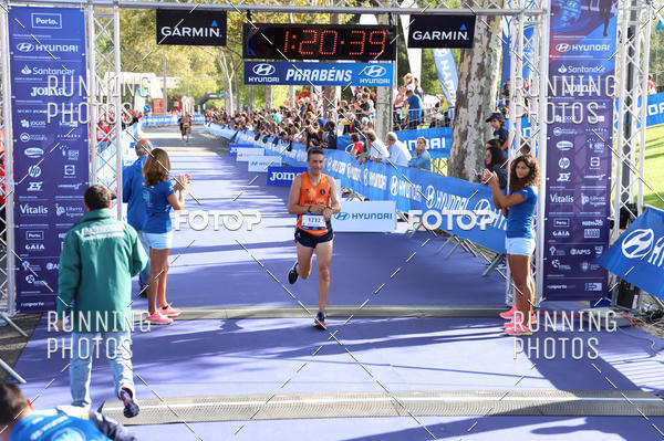 Buy your photos of the eventMeia Maratona Porto 2019 on Fotop