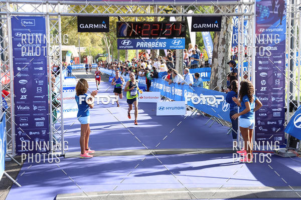 Buy your photos of the eventMeia Maratona Porto 2019 on Fotop