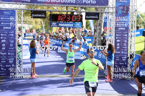 Buy your photos of the eventMeia Maratona Porto 2019 on Fotop