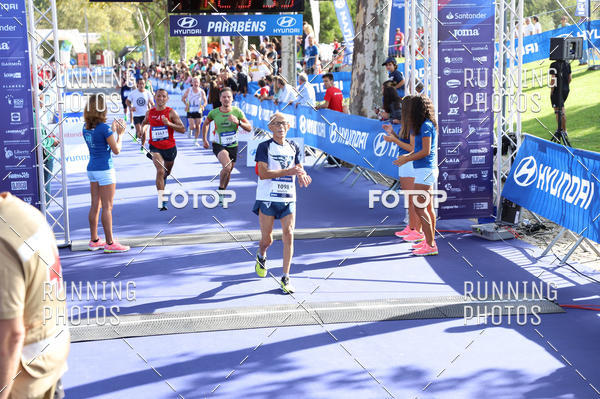 Buy your photos of the eventMeia Maratona Porto 2019 on Fotop