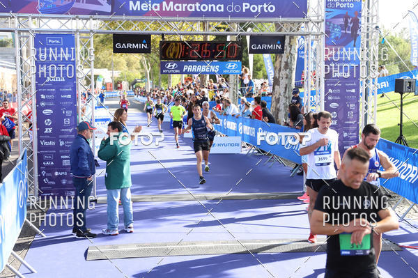 Buy your photos of the eventMeia Maratona Porto 2019 on Fotop